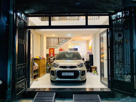 Nhà nguyên căn cần cho thuê nhanh tại 247/3 Huỳnh Văn Bánh, Giá thuê ưu đãi, nhà 4 tầng