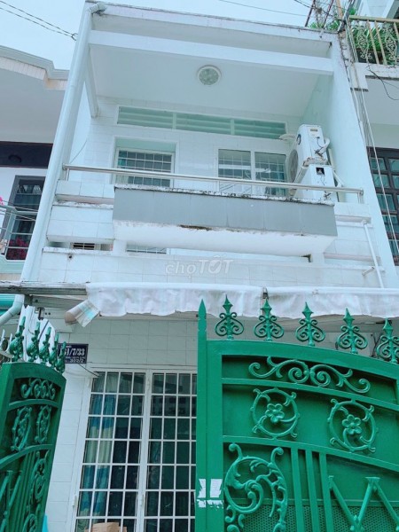 Cho thuê nhà hẻm xe hơi Quận Phú Nhuận, Dtsd 120m2, khu an ninh, yên tĩnh