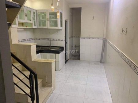 Nhà hẻm Trần Văn Đang, Quận 3 cần cho thuê giá 10 triệu/tháng, dtsd 40m2, 2 tầng