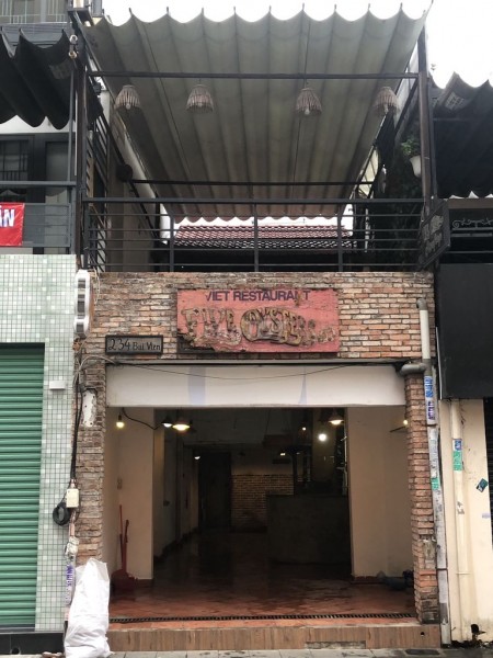 Nhà ngay mặt tiền Phố Tây Bùi Viện thuận tiện và không hạn chế ngành nghề kinh doanh, có chổ ở lại.