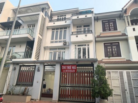 Cho thuê biệt thự dtsd 450m2, 4 tầng, 6 phòng tại phường Bình An Quận 2