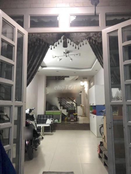 Cho thuê nhà nguyên căn 3 tầng, 3 Phòng ngủ, 3 Wc, nhà mặt tiền đường, thuận tiện nhiều mục đích sử dụng