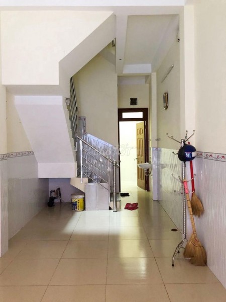 Nhà nguyên căn cần cho thuê 3PN, 3WC, 2 tầng tại Nguyễn Văn Cừ Quận 5