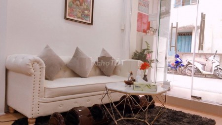 Nhà rộng 44m2, 3 tầng, hẻm Trần Hưng Đạo, Quận 1 cần cho thuê giá 17.5 triệu/tháng, LHCC