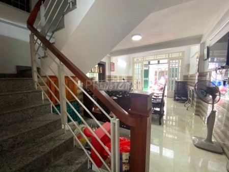 Nhà nguyên căn hxh Đường 3/2 Quận 10, Dtsd 210m2, 1 trệt 2 lầu và 1 sân thượng