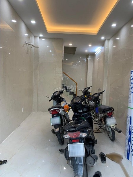 Nhà nguyên căn cần cho thuê mặt tiền Đường 3/2 nhà mới xây xong chưa sử dụng, giao nhà ngay