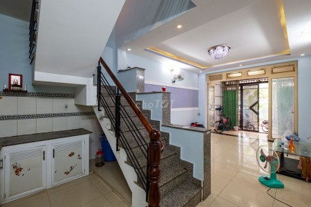 Hẻm C9/39 Ấp 4, huyện Bình Chánh cần cho thuê giá 64m2, giá 8 triệu/tháng, 1 trệt, 1 lầu