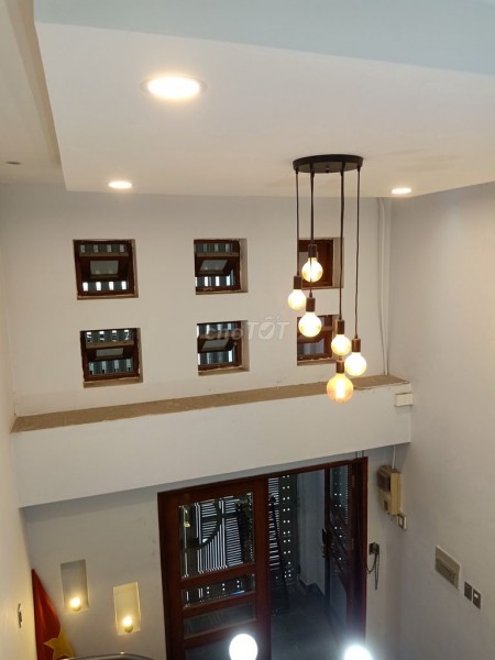 Chủ có nguyên căn đang trống hẻm xe hơi Bình Thạnh, dtsd 40m2, giá 16 triệu/tháng, lh 0869139579