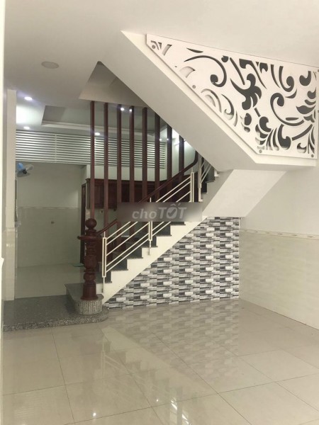 Nhà đường Hoa Bằng, Quận Tân Phú cần cho thuê giá 26 triệu/tháng, dtsd 265m2, LHCC