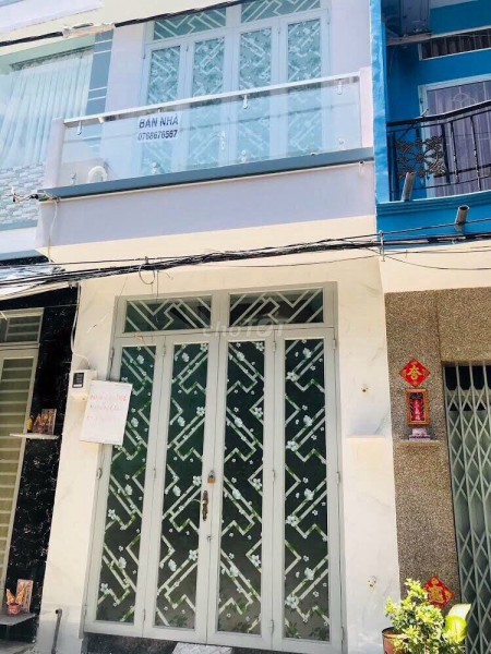 Đường Bình Phú, Quận 6 cần cho thuê nhà rộng 21m2, 2 tầng, giá 6 triệu/tháng, LHCC