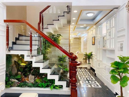 Nhà nở hậu 4.5m, mt 133A Hòa Hưng, Quận 10 cần cho thuê giá 22 triệu/tháng, dtsd 100m2
