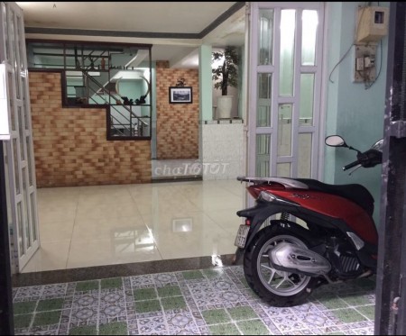 Có nhà rộng 60m2, cần cho thuê giá 9 triệu/tháng, đang trống, hẻm Lưu Trọng Lư, Quận 7