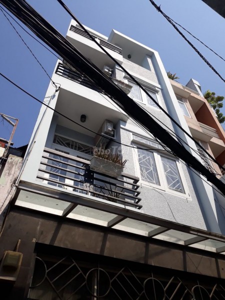 Nhà nguyên căn 180m2, 3 tầng, 3 phòng tại Cách Mạng Tháng 8, Phường 13, Quận 10