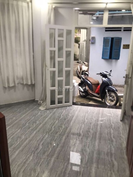 Cho thuê nhà nguyên căn mới xây 80m2, tại Nguyễn Thượng Hiền Quận Gò Vấp đường lớn thuận tiện đi lại