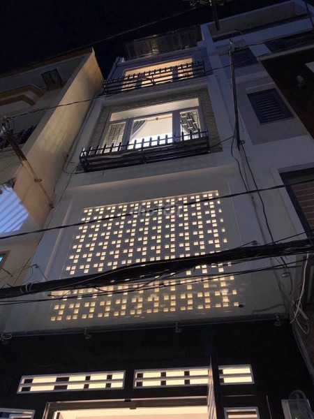 Nhà nguyên căn 7.5m x 25m, 4 tầng, 6 phòng tại HXH Trần Hưng Đạo Phường Cô Giang Quận 1