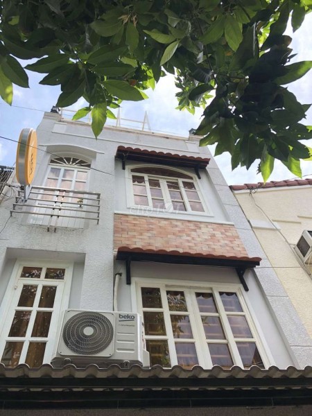 Nhà nguyên căn hẻm xe hơi Lê Văn Sỹ, 52m2, 1 trệt 2 lầu và sân thượng. Giá thuê 12 triệu/tháng