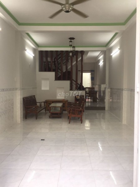 Nhà rộng 60m2, 1 trệt, 1 lầu, đường số 12, Quận Thủ Đức cần cho thuê giá 10 triệu/tháng