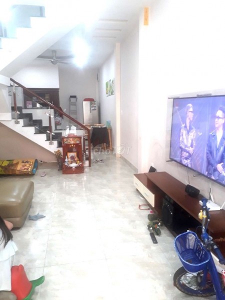 Cần cho thuê nhà rộng 60m2, thiết kế thông minh, 1 trệt, 2 lầu, hẻm 145 Đỗ Xuân Hợp, Quận 9, giá 12 triệu/tháng