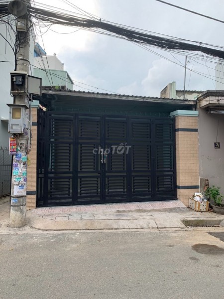 Mặt tiền đường 102, Quận 9 cần cho thuê nhà rộng 100m2, giá 15 triệu/tháng, LHCC