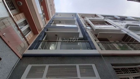 Cho thuê nhà nguyên căn 1 trệt 3 lầu tại Hoa Đào Phú Nhuận, Nhà mới, Đang trống, dọn vào ở ngay