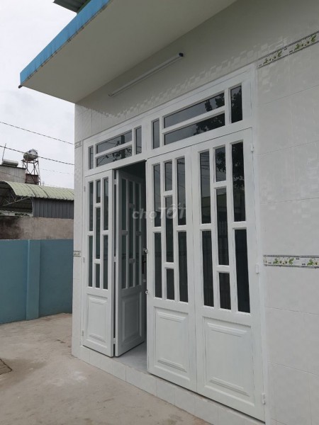 Cần cho thuê nhà nguyên căn mặt tiền có thể sử dụng kinh doanh, có sân trước rộng rãi, nhà mới