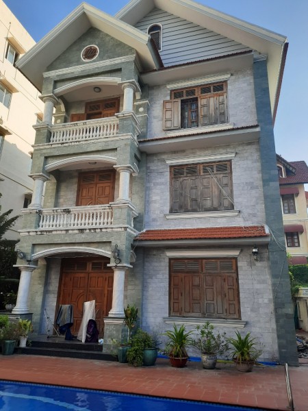 Villa Thảo Điền 850m2, trệt 2 lầu 5 phòng siêu rộng có sân vườn hồ bơi