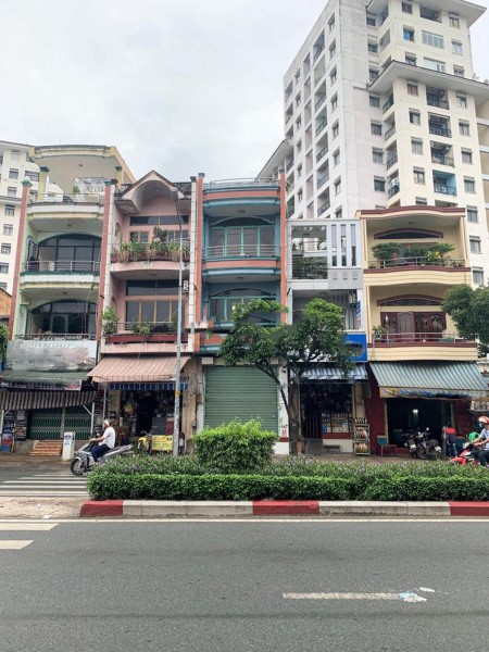 Cho thuê nhà mặt tiền kinh doanh Lạc Long Quân P.3 Q.11 - (4x15) trệt 2 lầu 4PN