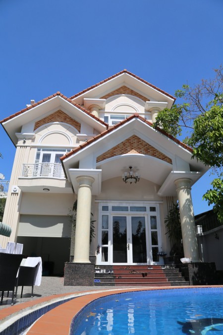 Cho thuê villa Thảo Điền 500m2, 1 trệt 1 lầu 5PN full nội thất có sân vườn hồ bơi