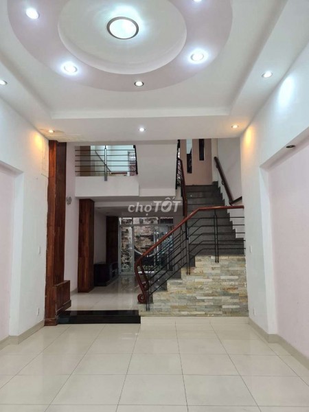 Nguyên căn trống 216m2, chính chủ cần cho thuê giá 20 triệu/tháng, đường Tân Quy Đông, Quận 7