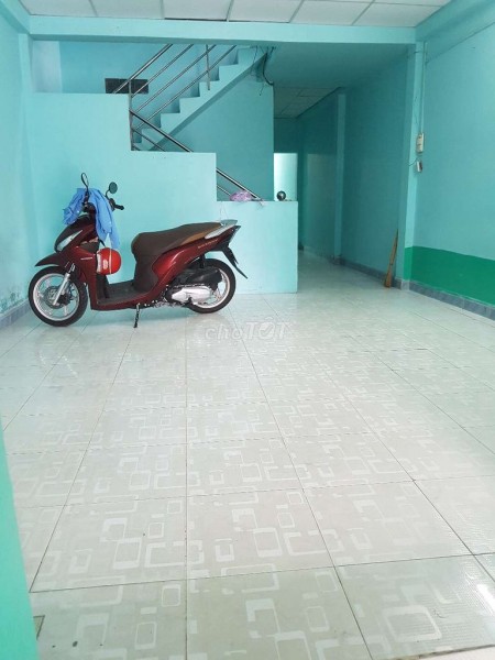 Nhà cho thuê nguyên căn 1 trệt, 1 lầu hẻm xe hơi đường Phạm Thê Hiển. Giá thuê 7 triệu/tháng