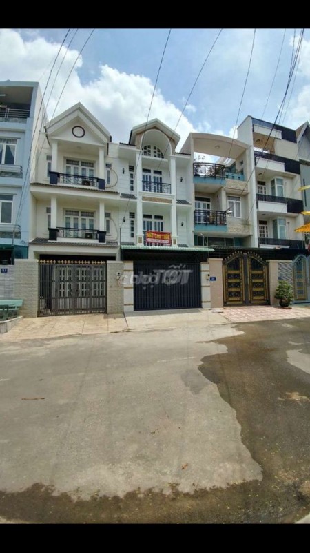 Cho thuê nhà nguyên căn mới tinh, 1 trệt 2 lầu tại phường Bình Chiểu Quận Thủ Đức