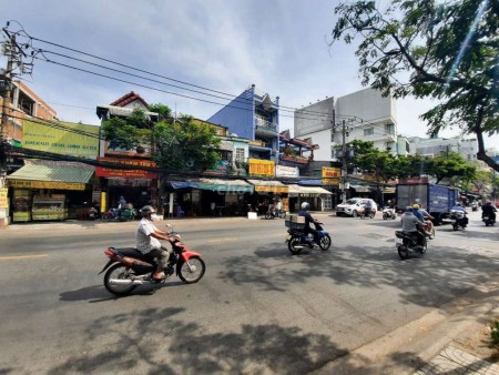 Mặt tiền đường Hoà Bình, Quận 11 cần cho thuê nhà rộng 64m2, 2 PN, 2 tầng, gía 19 triệu/tháng