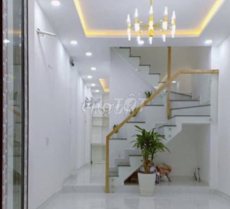 Nhà hẻm Hoàng Hoa Thám, Tân Bình cần cho thuê giá 10 triệu/tháng, 2 tầng, dtsd 90m2