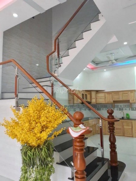 Nhà cho thuê quận Bình Tân hẻm xe hơi, 4m x 16m, 1 trệt 3 lầu, 4 phòng ngủ