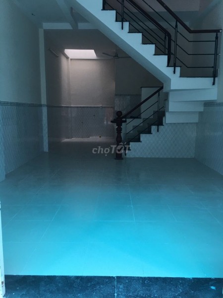 Nhà nguyên căn đúc 2 tấm kiên cố, 2PN, nhà trong hẻm đường Gò Dầu Tân Phú