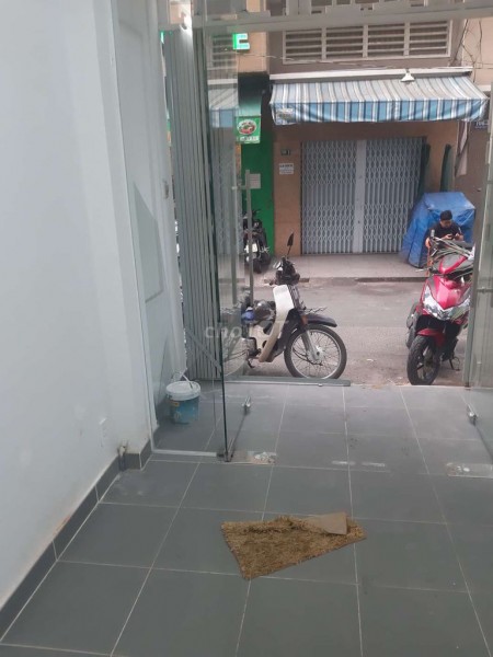 Nhà mặt tiền Hoàng Sa 4m x 8m, cho thuê thoải mái tự do kinh doanh, Giá thuê 20 triệu/tháng