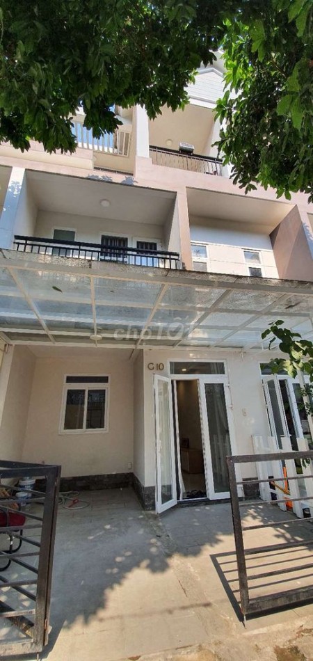 Nhà nguyên căn Dtsd 150m2 trong dự án biệt thự cao cấp Compound Park Riverisde