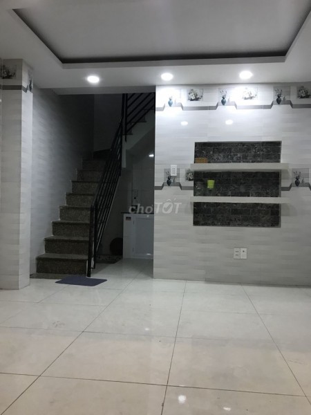 Nhà rộng 68m2 nằm trong hẻm 1778/2 Quốc Lộ 1A, Quận 12 cần cho thuê giá 5 triệu/tháng