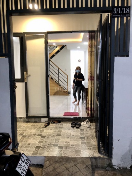 Cho thuê nhà nguyên căn 3.5m x 12m,1 trệt 1 lầu tại 3/18 Đội Cung, Quận 11