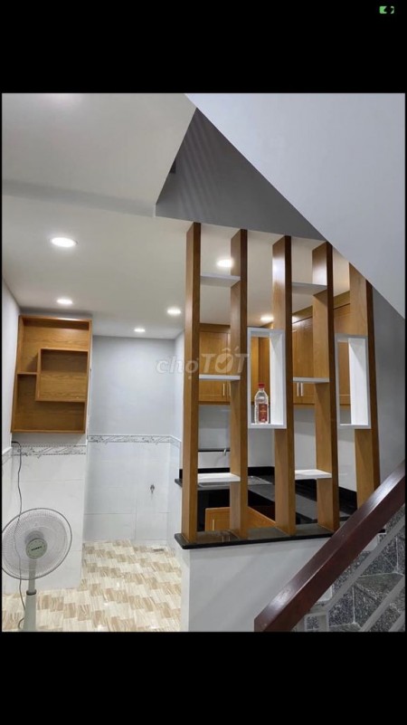 Cho thuê nhà tại Phan Văn Trị nhà 1 trệt 1 lầu, 2 phòng ngủ, 2 phòng vệ sinh,