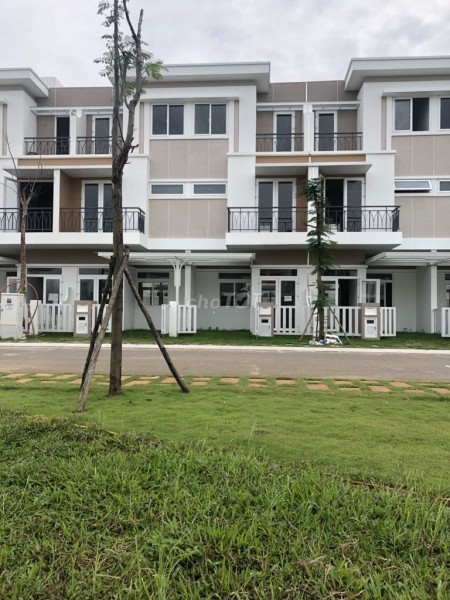 Cho thuê nhà phố liền kề trong dự án Lovera Park Bình Chánh, 3 phòng ngủ, 1 trệt 2 lầu