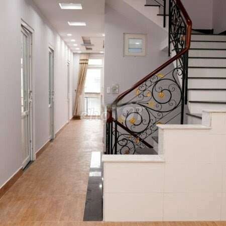 Hẻm xe hơi Trần Quang Cơ, Quận Tân Phú cần cho thuê giá 25 triệu/tháng, dtsd 640m2