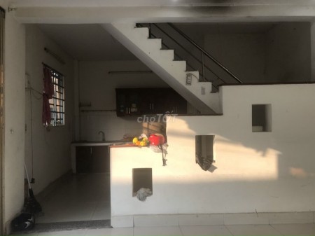 Nhà nguyên căn 1 trệt 1 lầu đường Phạm Hùng Quận 8, Gần cầu Chánh Hưng