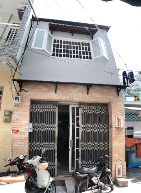 Nhà nguyên căn cho thuê tại Hàn Hải Nguyên, Quận 11. Dt 4m x 17m