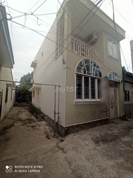 Cho thuê nhà 2 mặt tiền hẻm lớn Quận 7, dtsd 100m2, nhà cò mới, giá 8.5 triệu/tháng, lh 0704856251