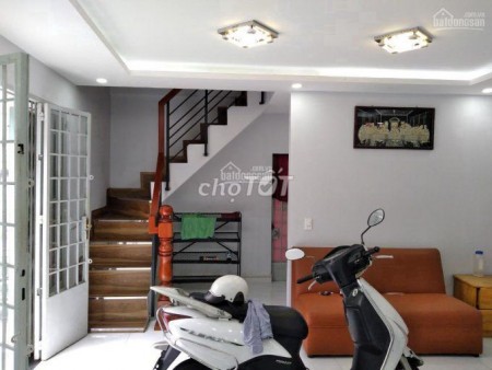 Cho thuê nhà nguyên căn ngay trên đường Vũ Tùng Bình Thạnh. Dt 9m x 5m, 1 trệt 1 lầu