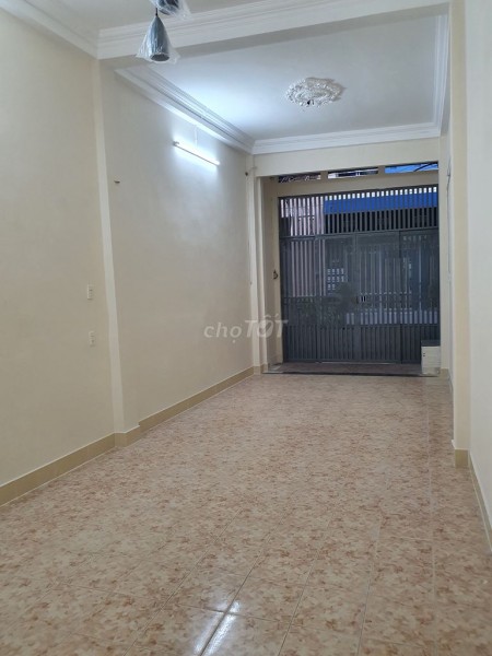 Nhà chính chủ cho thuê ngay rộng 60m2, 2 tầng, đúc bê tông hẻm 114/22 Đề Thám, Quận 1, giá 20 triệu/tháng