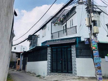 Cần cho thuê căn nhà tại Thủ Đức, có đến 2 mặt tiền Đường số 6. Cho thuê 8 triệu/tháng