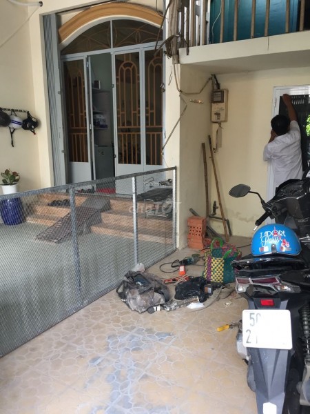 Nhà cấp 4 gác gỗ cần cho thuê giá 9 triệu/tháng, hẻm 463B Cách Mạng Tháng Tám, Quận 10, dtsd 60m2