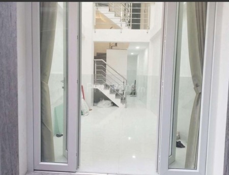 Cho thuê nhà nguyên căn tại Trần Phú Quận 5, 30m2, 1 trệt 1 lững 1 lầu, 10,5 triệu/tháng